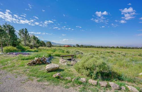 Spanish Valley House | Sunset Cabin near Moab with Stunning Views!