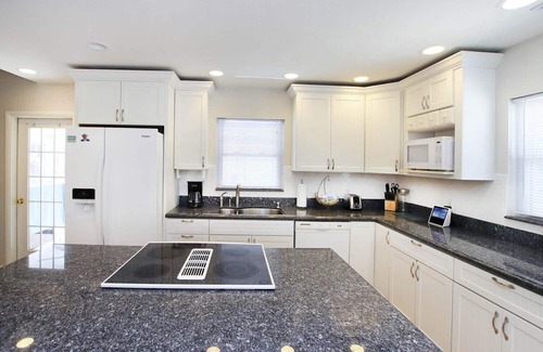 Captiva House | Sunset Captiva 38 - Short walk to beach, pool, dock in Village area of Island