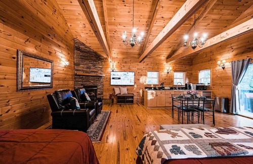 Belgrade Ski Chalet | Sunset Chalet Lakefront Hot Tub Game Room