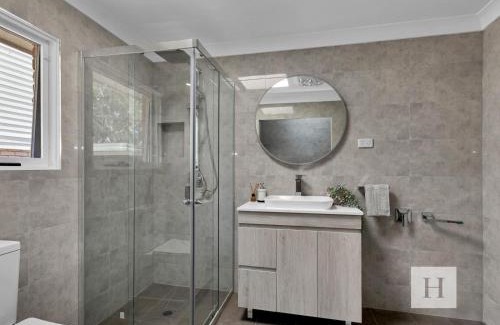 Chain Valley Bay House | Sunset Escape