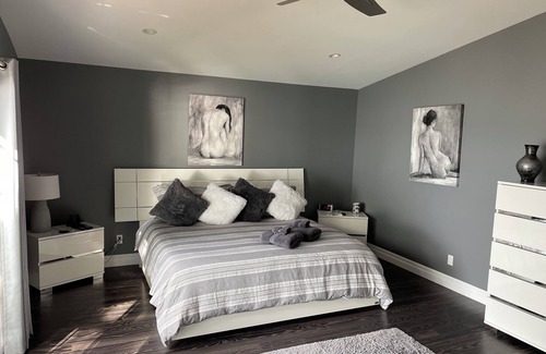 West Lake Bed & Breakfast | Sunset Escape On Westlake. This B&B offers 2 suites that are rented separately