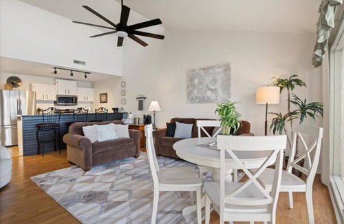 Osage Beach Condo | Sunset Escape - Waterfront, Pool, & More!