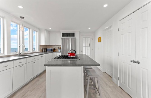 Barnstable House | Sunset Lane:155-Ba Ideal Beach House, Waterfront on Barnstable Harbor