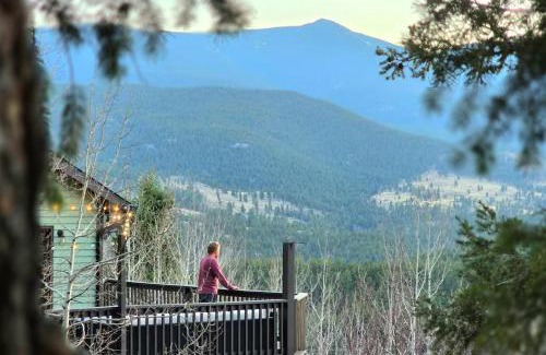 Bailey House | Sunset Mountain Views near Town on 3 Private Acres