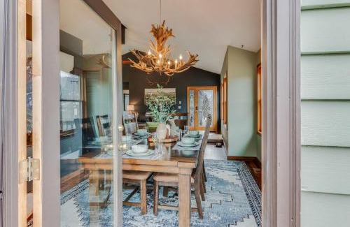 Bailey House | Sunset Mountain Views near Town on 3 Private Acres