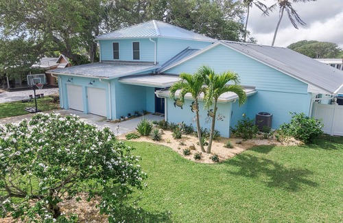 Cocoa Isles House | Sunset Oasis-Pool-Canal-Walk to Beach