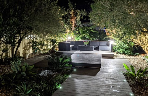 Anna Bay House | Sunset on Birubi, 2/40 Ocean Ave - pet friendly, air con, water views, WIFI and outdoor spa