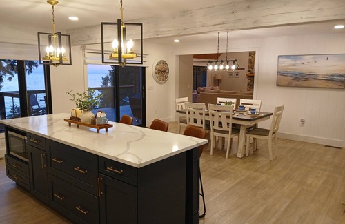 Charlevoix House | Sunset Paradise on Lake Michigan