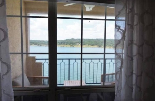 Lago Vista Condo | Sunset Paradise on Lake Travisnn