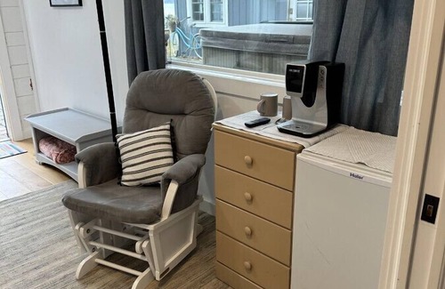 Town of Ledyard House | Sunset Retreat Cayuga Cottage w/hot tub - Cayuga Lake- Panoramic views & Yard. Pet Friendly!