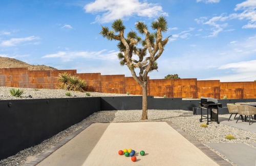 Joshua Tree House | Sunset Serenity
