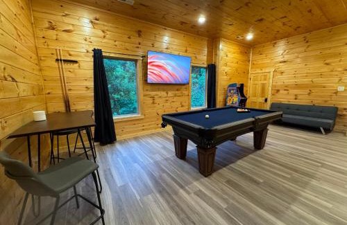 Pigeon Forge House | Sunset Splash Pool Cabin