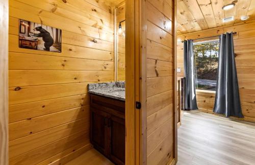 Pigeon Forge House | Sunset Splash Pool Cabin