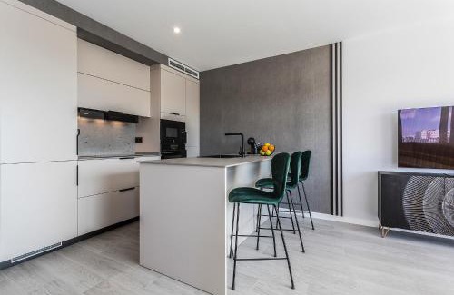 Jerez de la Frontera Apartment | Sunset Vibes at Sky Garden Jerez
