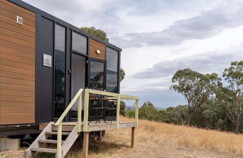 Balmattum House | Sunset View at Euroa by Tiny Away