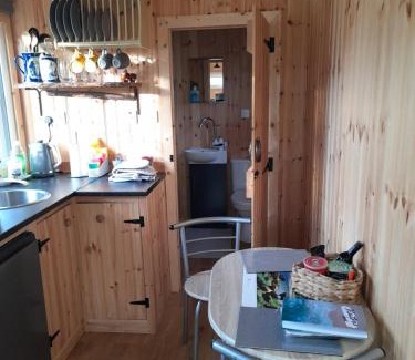 Stronmilchan Apartment | Sunset View Shepherds Hut