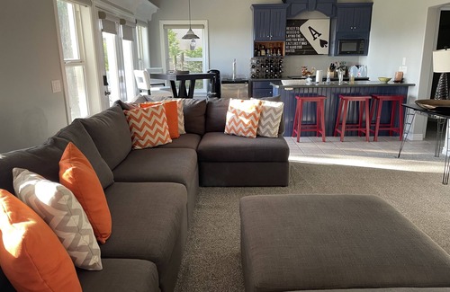 Bountiful House | Sunset Views! Indoor Sport Court, Pool table, Golf Course, 12 min to downtown