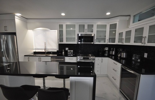 Sunset Apartment | Sunset Views Luxury 4 Bedroom Castle Home