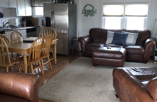 Wells Beach Cottage | Sunset views, Private beach on Harborside . Sleeps 10. Kayaks included