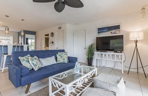 Englewood Apartment | Sunset Views Steps From The Beach Duplex