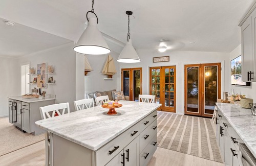 Bay Isle House | Sunset West | Private Pool, Spa, Near Siesta Key Beach & Siesta Key Village