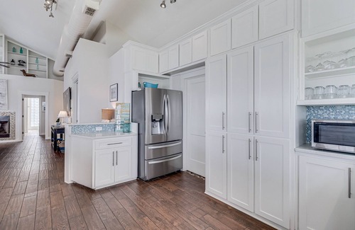 Key Allegro House | Sunsets | Private Pool & Hot Tub | Green Lights | Boat Lift | Icemaker