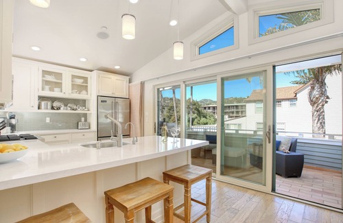 Avila Beach Condo | Sunsetter in Avila Beach - 2 min walk to beach, located in Ocean 17