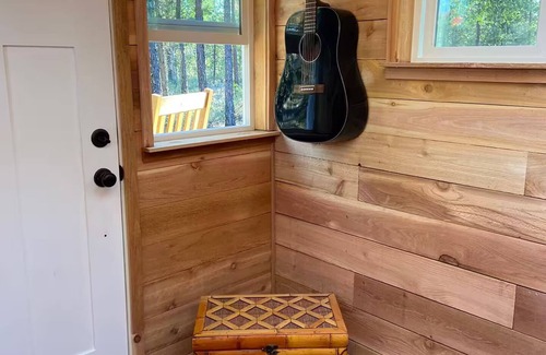 Goldendale Cottage | Sunshine Cottage/Tiny Home Private Outdoor Shower