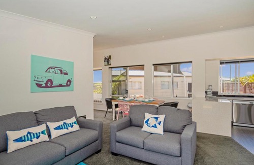 Matarangi House | Sunshine Holidaze - Matarangi Holiday Home