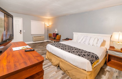 Kissimmee Hotel | Sunshine Inn