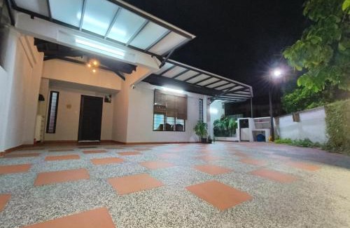 Usj 6 House | SunwayPyramid USJ Jacuzzi HomeCinema PS Game 16Pax