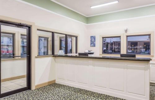 Adel Hotel | Super 8 by Wyndham Adel GA I-75