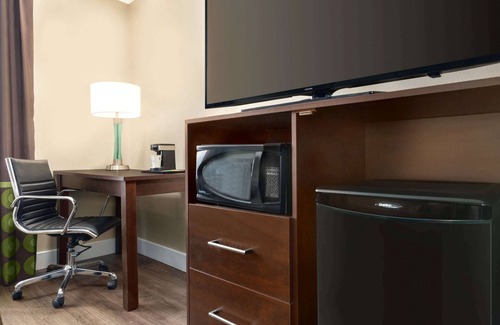 Ajax Hotel | Super 8 by Wyndham Ajax/Toronto On