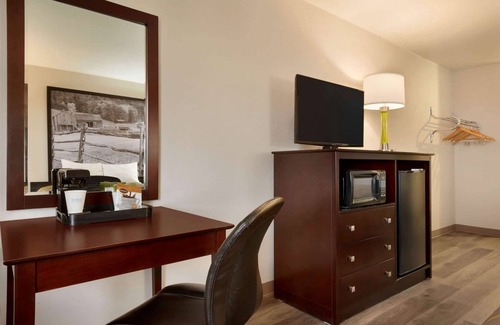 Bethany Hotel | Super 8 by Wyndham Bethany MO