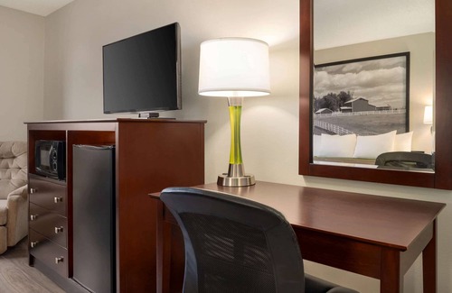 Bethany Hotel | Super 8 by Wyndham Bethany MO