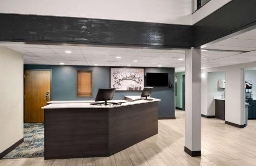 Columbus Hotel | Super 8 by Wyndham Columbus