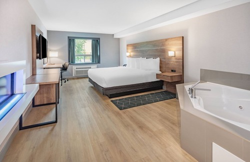 Cornwall Hotel | Super 8 by Wyndham Cornwall ON