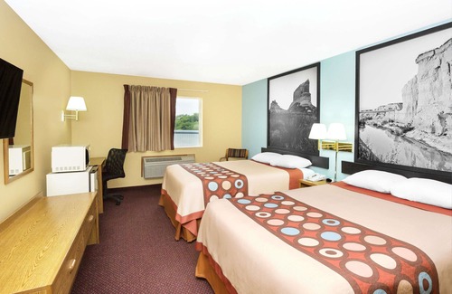 Crete Hotel | Super 8 by Wyndham Crete