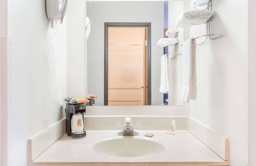 Front Royal Hotel | Super 8 by Wyndham Front Royal