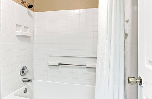Tougaloo Hotel | Super 8 by Wyndham Jackson/Ridgeland