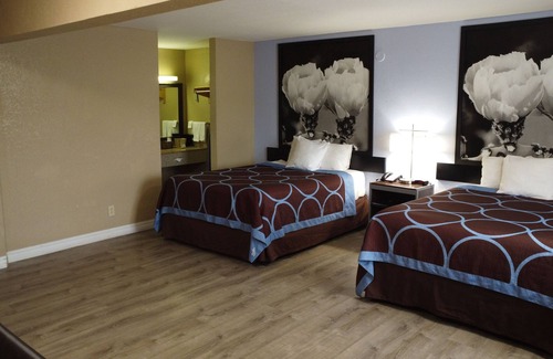 Kingsville Hotel | Super 8 by Wyndham Kingsville