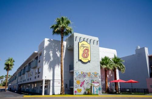 Las Vegas Hotel | Super 8 by Wyndham Las Vegas North Strip/Fremont St. Area