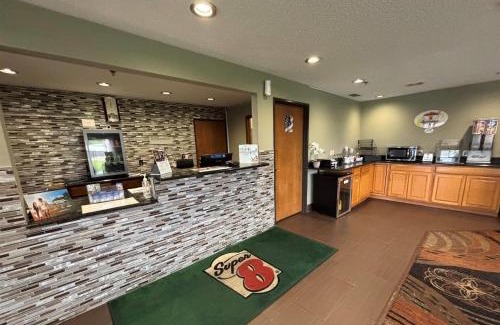 Paris Hotel | Super 8 by Wyndham Paris IL