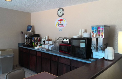 Perry Hotel | Super 8 by Wyndham Perry