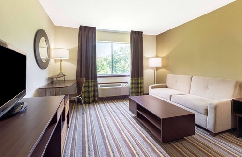 Perry Hotel | Super 8 by Wyndham Perry