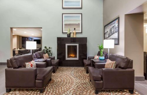 Peterborough Hotel | Super 8 by Wyndham Peterborough