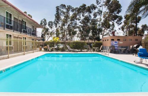 Redlands Hotel | Super 8 by Wyndham Redlands/San Bernardino