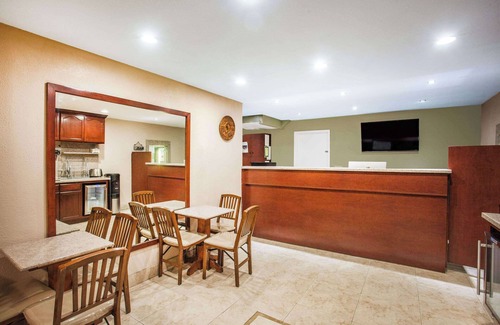 Redlands Hotel | Super 8 by Wyndham Redlands/San Bernardino