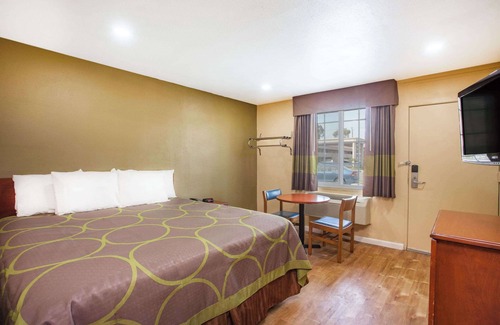 Redlands Hotel | Super 8 by Wyndham Redlands/San Bernardino