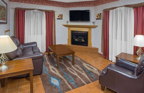 Three Rivers Hotel | Super 8 by Wyndham Three Rivers
